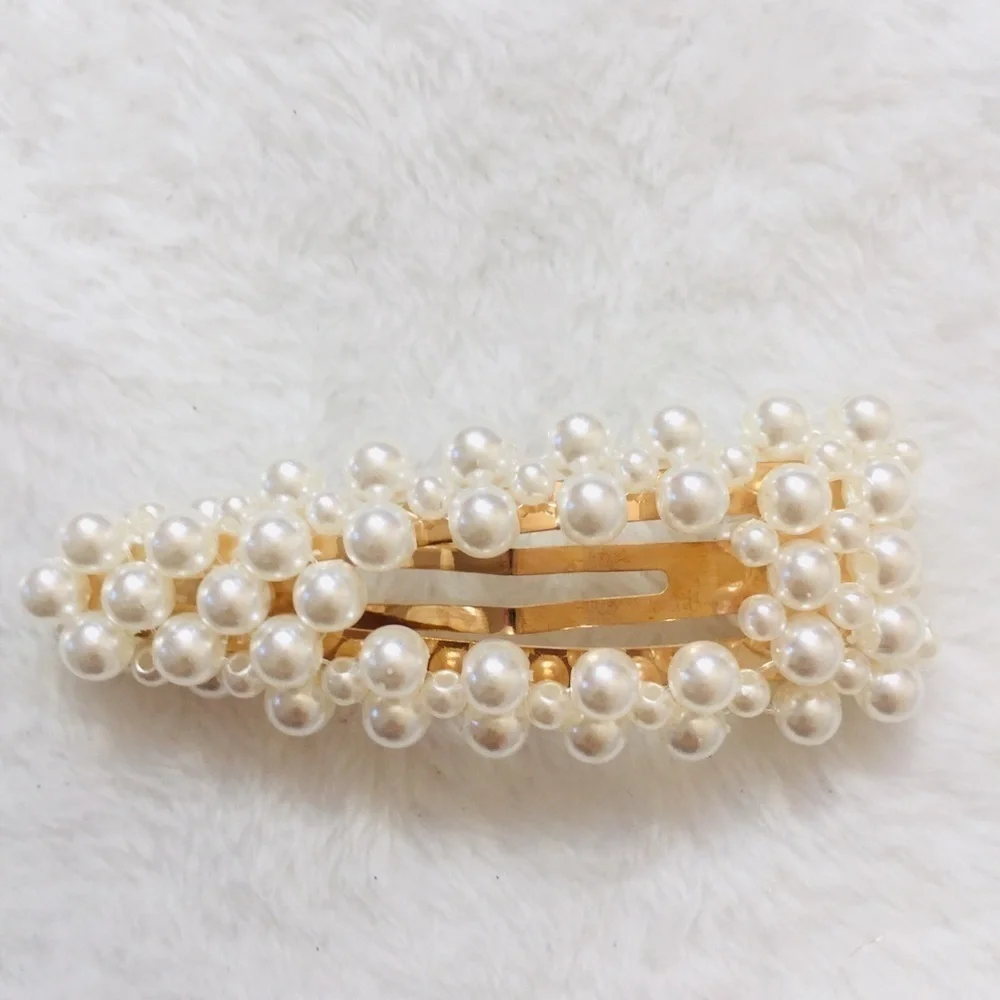 Pearl hair clip